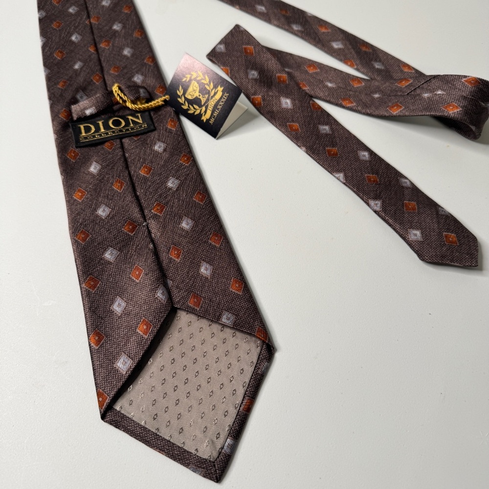 NWT DION SIGNATURE 100% Italian Silk Tie - Handmade in Canada - Picture 2 of 5